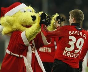 Leverkusen Juara Paruh Musim