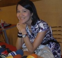 Pasha Sun Pipi Okie di Depan Umum