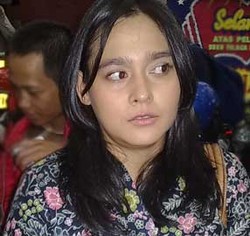 Main Sinetron, Ine Febrianti Nangis Dalam Hati