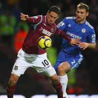 West Ham Hambat Langkah Chelsea
