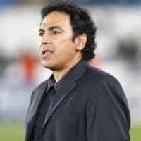 Hugo Sanchez Ditendang Almeria