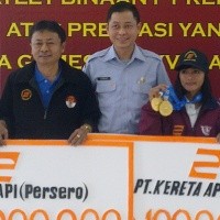 Rp 100 Juta untuk Triyaningsih dari PT KA