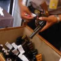 Sipir Boleh Pegang Pistol Asal Lulus Seleksi