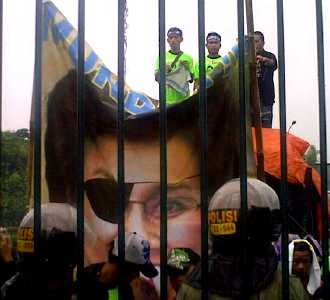 Aksi Turunkan Boediono-Sri Mulyani 