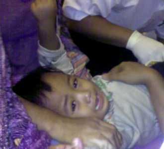 Tangisan Bocah Iringi Sunatan Massal