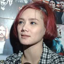 Tekan Ego, Mulan Jameela Jarang Pesta