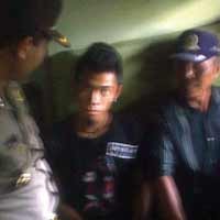 Jelang Natal, Polisi Sweeping Stasiun Gubeng