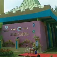 Ibu Ani Yudhoyono Resmikan Rumah Pintar Juanda Cendekia