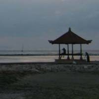 Menikmati Kehangatan Sunrise Pantai Sanur
