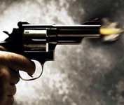 Polisi Keluarkan Pistol Saat Tagih Utang, Ibu Hamil Keguguran