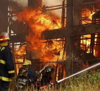 Ratusan Rumah Hangus Terbakar