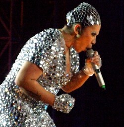 Perempuan Penyebar Isu Selingkuh Melly Diduga Obsesi Jadi Artis