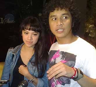 Giring Siap Tahun Baruan Sama Pacar