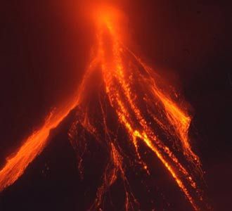 Gunung Mayon Masih Beraksi
