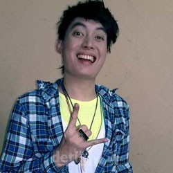 Natal, Edrick Chandra Beli Baju Dalam Perempuan