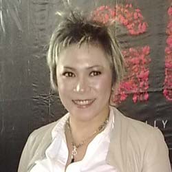 Dituduh Selingkuh, Melly Goeslaw Diam