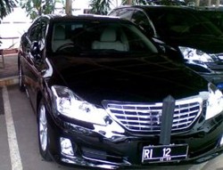 Apa Ada Hubungan Mobil Mewah dengan Kinerja Pejabat?