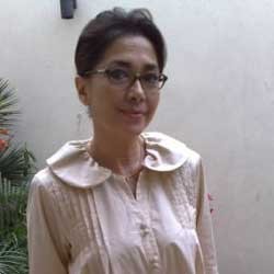 Raih Penghargaan di Taiwan, Widyawati Ingat Sophan Sophiaan