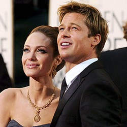 Jolie-Pitt Beramal Rp 942 Juta di Hari Natal