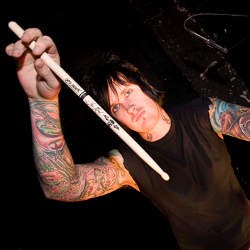 Drummer Avenged Sevenfold Ditemukan Tak Bernyawa