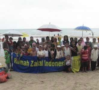 Anak Asuh RZI Berlibur