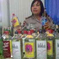Jelang Tahun Baru, Polisi Amankan Puluhan Botol Miras