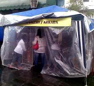 Diguyur Hujan, Braga Festival Sepi