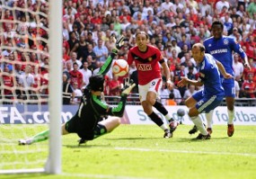 Berbatov: Tinggal Kami dan Chelsea