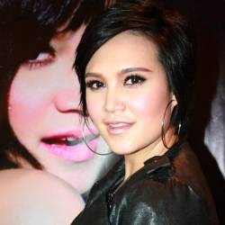 Tata Young Takut Salah Bikin Lagu Berbahasa Inggris