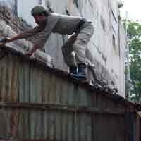 Penghuni Brandgang Widodaren Pasrah Saat Ditertibkan