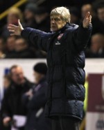 Wenger Menolak Gegabah