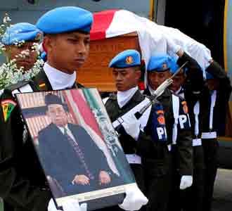 Jenazah Gus Dur Saat Tiba di Juanda