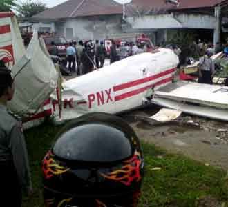 Pesawat Tabrak Rumah Sakit