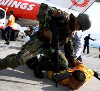Simulasi Penanggulangan Teroris Simulasi Penanggulangan Teroris