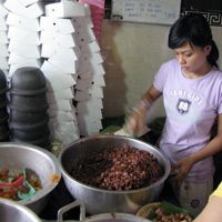 Gudeg Yu Narni, Uenak Tenan!