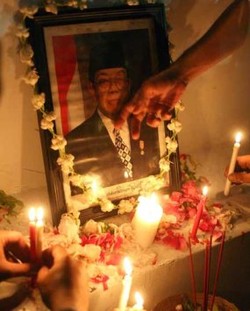 Warga Ciputat Salat Gaib Untuk Gus Dur Usai Salat Jumat 