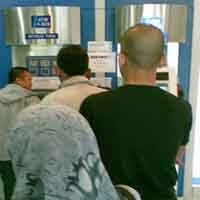 Jam Buka Masih Sepuluh Menit BCA Tegal Menolak Penyetoran Dana 