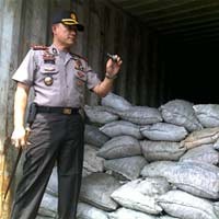 Pengiriman Batu Mangan Ilegal ke Cina Digagalkan