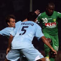 Derby Jatim Berakhir 0-0