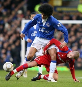 Villa dan Everton ke Babak Keempat