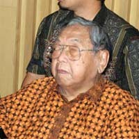 Di Facebook: Gus Dur Yes, Soeharto No