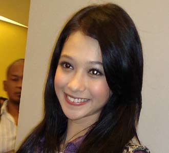 Poppy Akting Jadi PSK