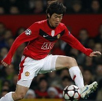 Park Ji Sung Rusak Porsche Cayenne