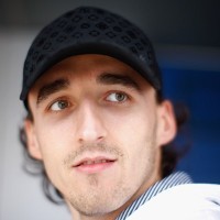 Kubica Mau Bertahan di Renault