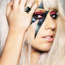 Diserbu Ribuan Fans, Konser Lady Gaga Pindah Lokasi