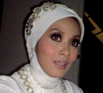 Elma Theana Serba Putih