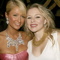 Anak Miliuner Meninggal, Paris Hilton Berurai Air Mata