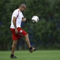 Veron Tolak Tawaran Mancini ke City 