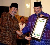 SBY Wakafkan Rp 100 Juta