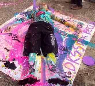 Anugerah Dihilangkan, Perupa Demo